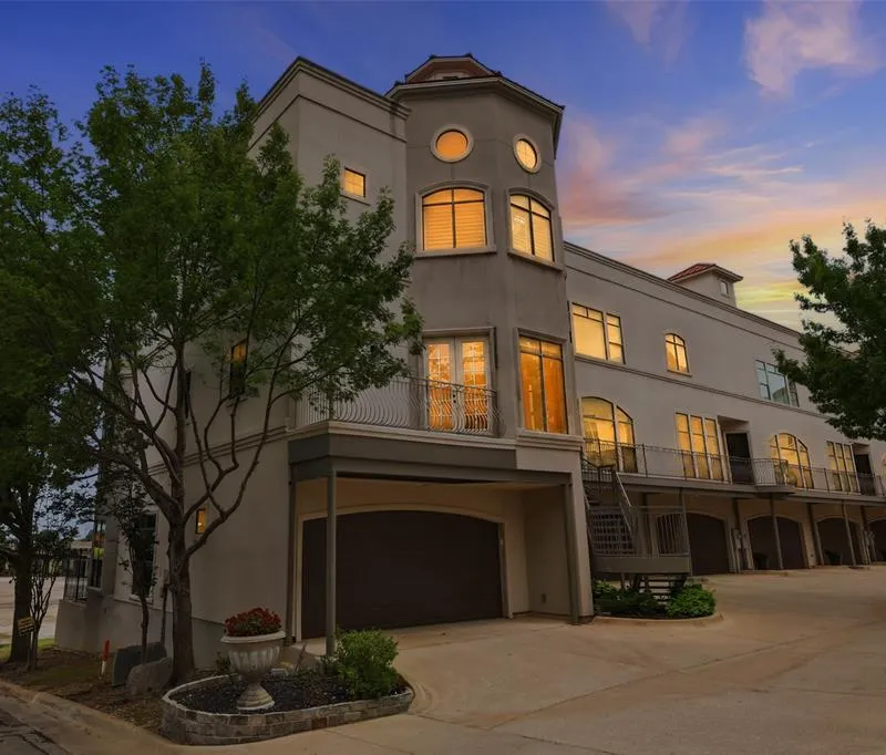 410 Mills Street, Fort Worth TX 76102