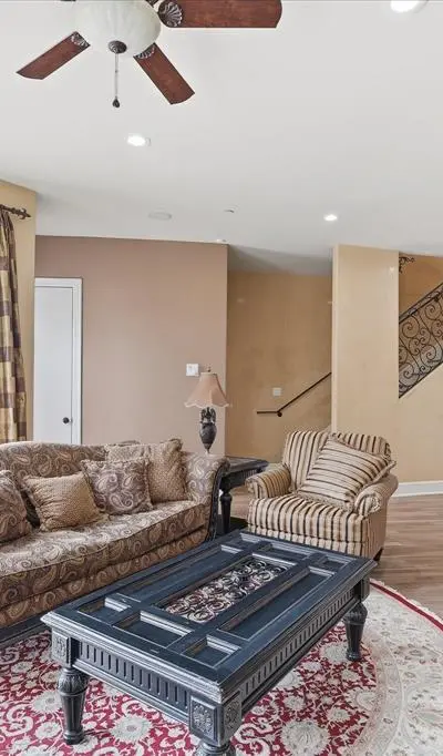 410 Mills Street, Fort Worth TX 76102 - Photo 5