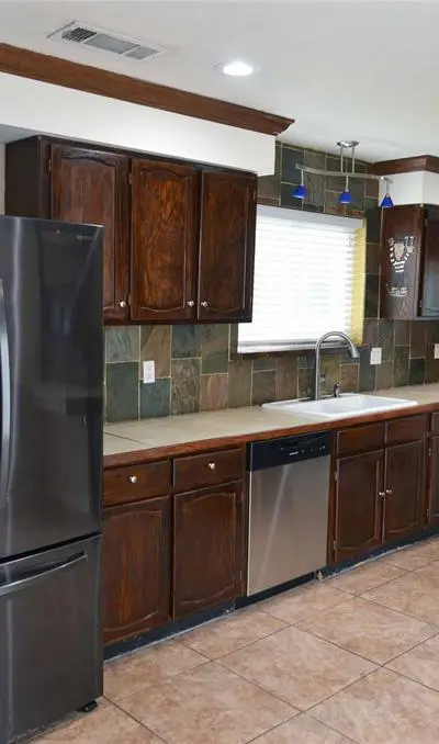 2406 Redbrook Court, Arlington TX 76014