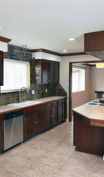 2406 Redbrook Court, Arlington TX 76014 - Photo 4