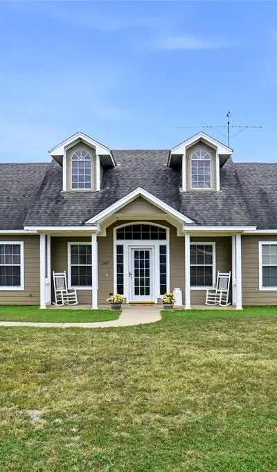 207 Bonita Drive, Granbury TX 76049