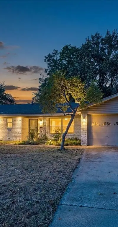 6909 Valhalla Road, Fort Worth TX 76116 - Photo 2