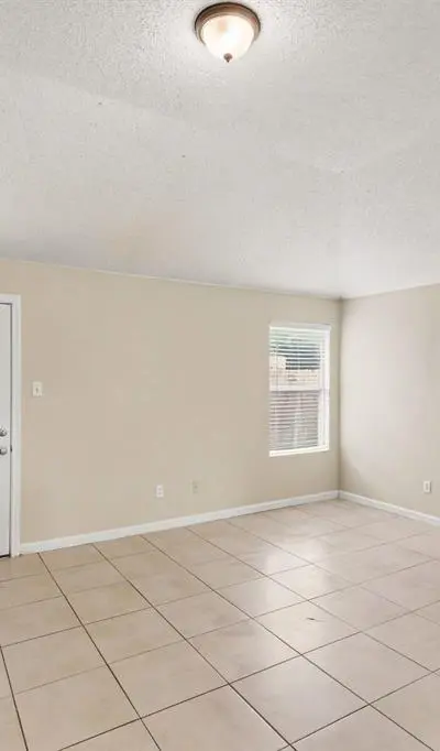800 Castlewick Court, Arlington TX 76018 - Photo 2