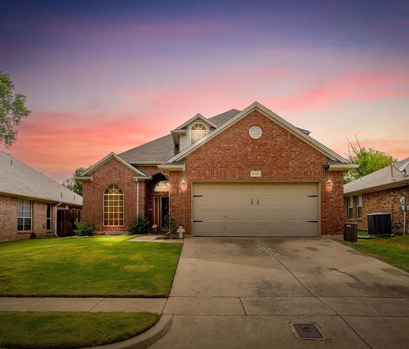 8737 Sunset Trace Drive, Fort Worth TX 76244