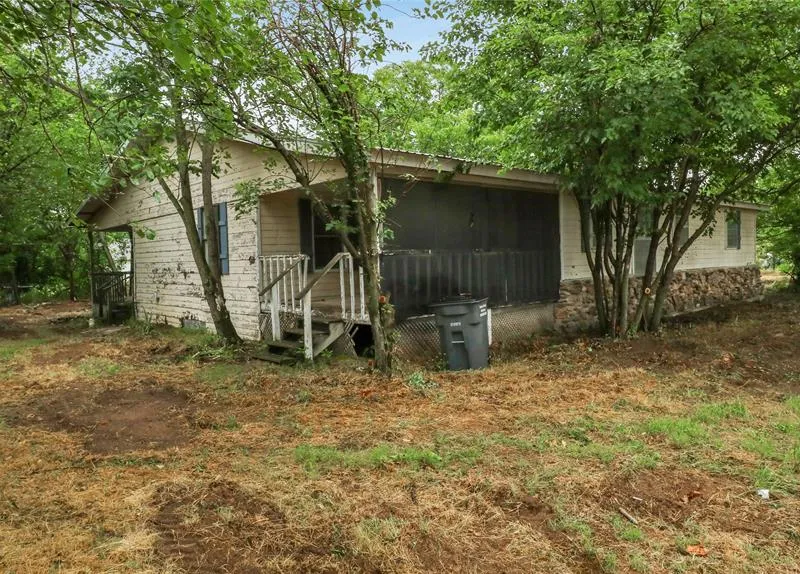 306 Denver Road, Sunset TX 76270