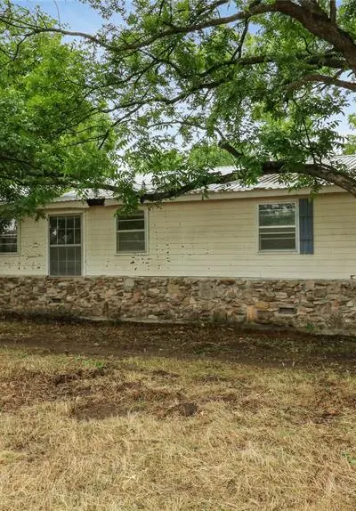 306 Denver Road, Sunset TX 76270 - Photo 3
