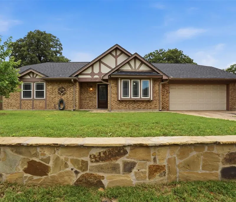 5909 Mission Ridge Drive, Arlington TX 76016