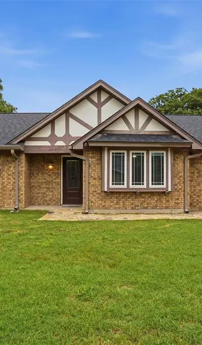 5909 Mission Ridge Drive, Arlington TX 76016 - Photo 2