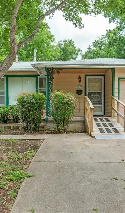 3825 Byers Avenue, Fort Worth TX 76107 - Photo 2