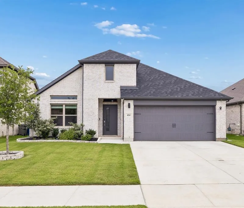 414 Hazeltine Road, Red Oak TX 75154