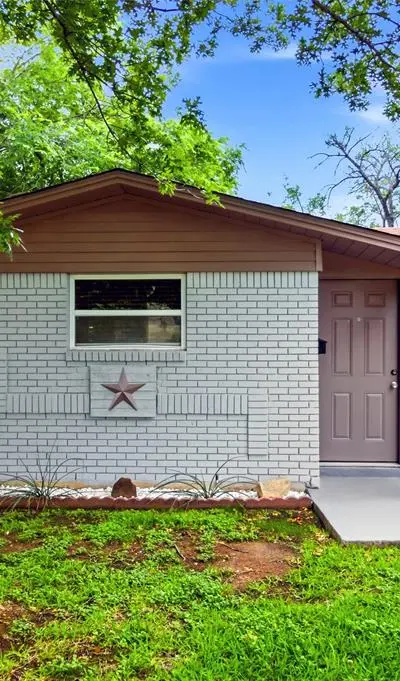 2004 Alan A Dale Road, Arlington TX 76013