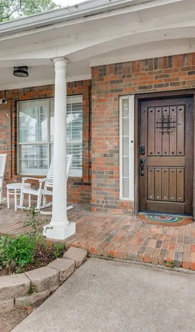 841 Forest Hollow Drive, Hurst TX 76053