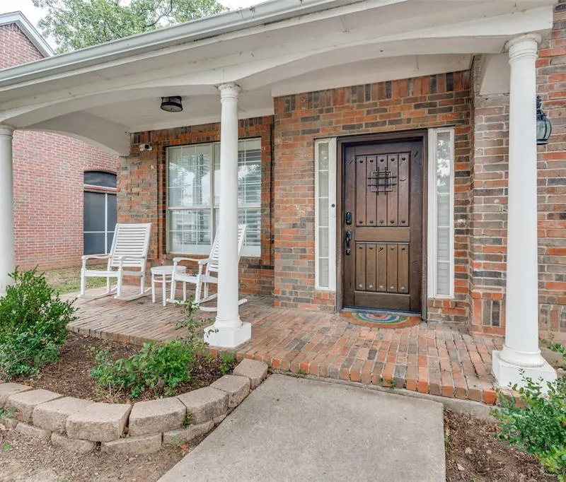 841 Forest Hollow Drive, Hurst TX 76053