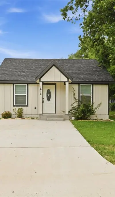 1616 Cleveland Street, Greenville TX 75401
