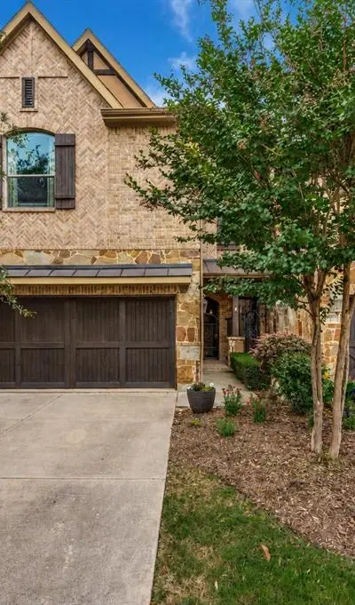 921 Brook Forest Lane, Euless TX 76039