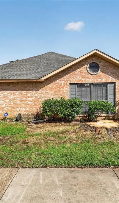 7257 Pineberry Road, Dallas TX 75249 - Photo 2