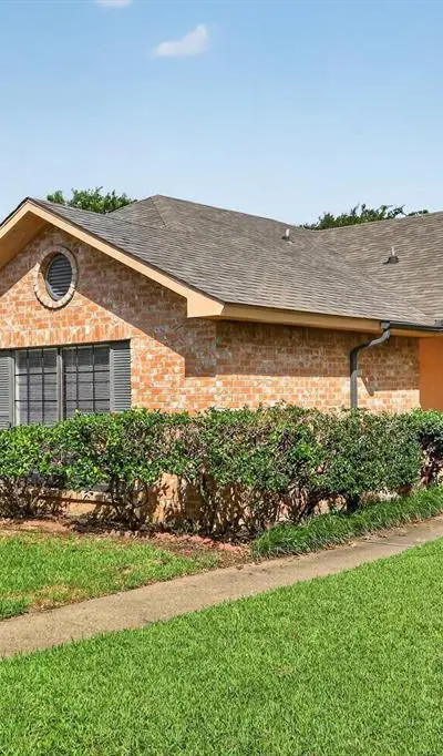 7257 Pineberry Road, Dallas TX 75249 - Photo 3