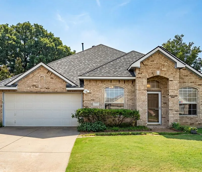 1702 Morning Glory Drive, Corinth TX 76210