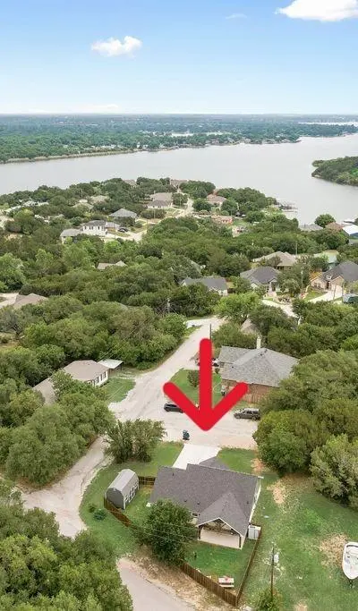 2601 Houston Court, Granbury TX 76048 - Photo 2