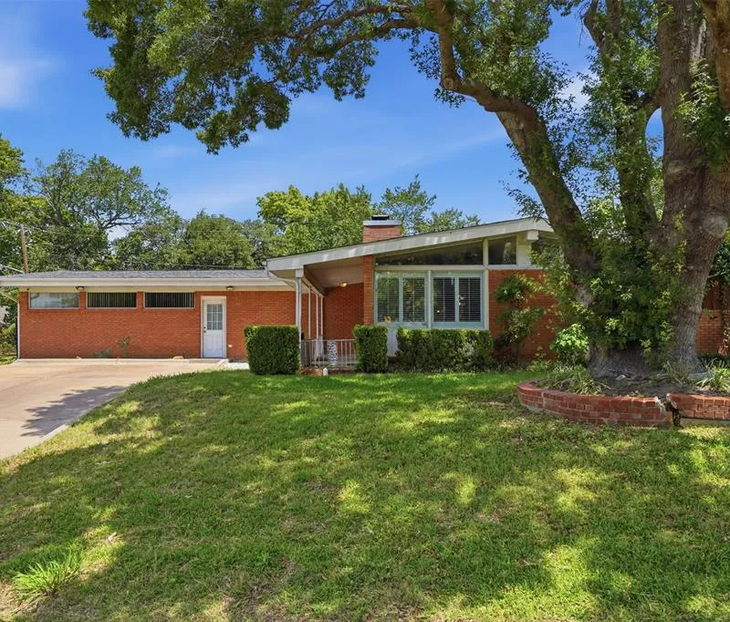 8324 Doreen Avenue, Fort Worth TX 76116