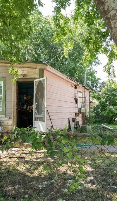 3403 Alabama Avenue, Dallas TX 75216 - Photo 4