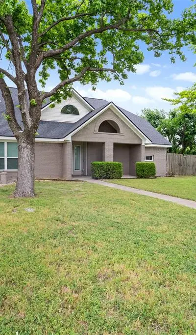 822 Aspen Lane, DeSoto TX 75115 - Photo 2