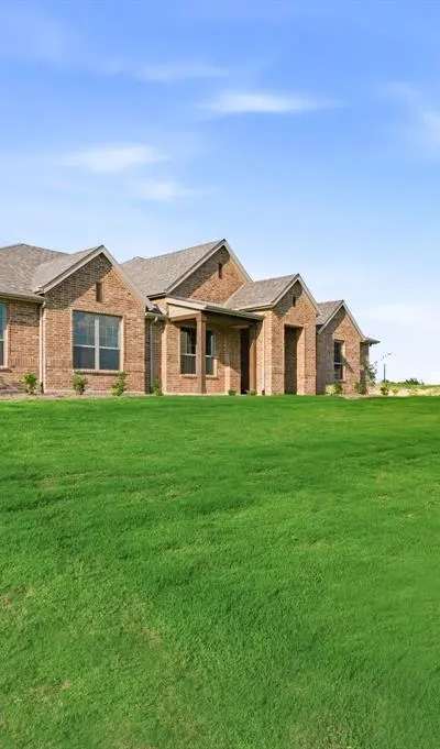 120 Park Hurst Drive, Boyd TX 76023 - Photo 2