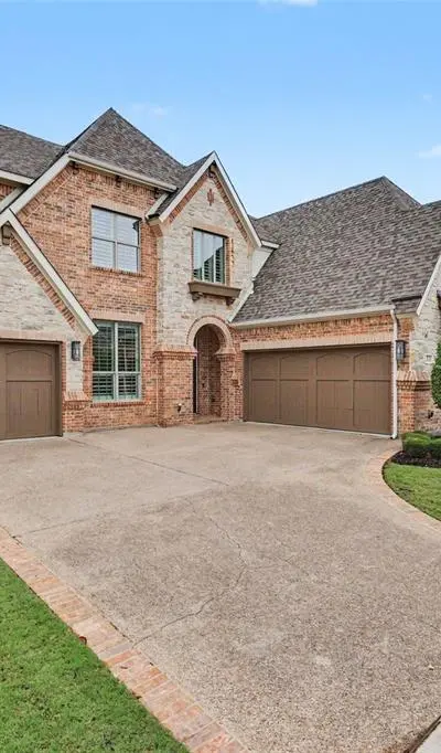 1241 Blue Lake Boulevard, Arlington TX 76005 - Photo 2