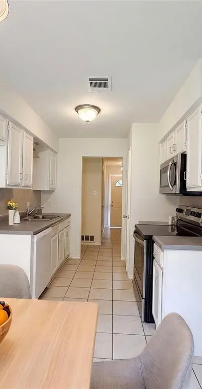 6505 Big Springs Drive, Arlington TX 76001 - Photo 3