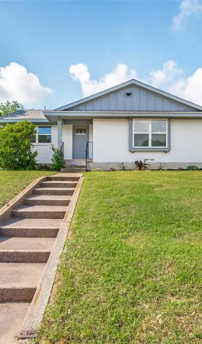 2406 Magna Vista Drive, Dallas TX 75216 - Photo 2