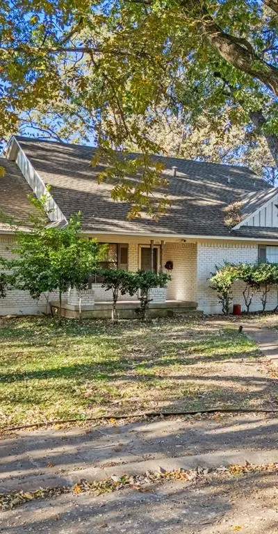 6925 Galemeadow Circle, Dallas TX 75214 - Photo 2