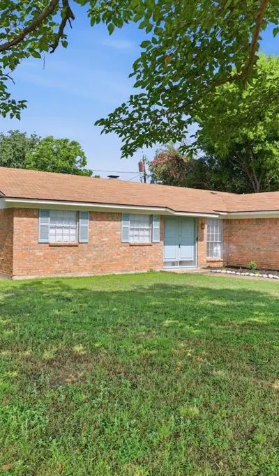 801 Gettysburg Place, Bedford TX 76022 - Photo 2