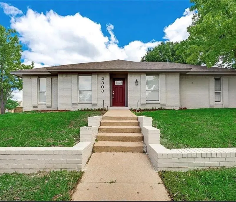 2303 Silverthorne Drive, Dallas TX 75287