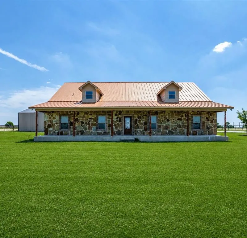 1872 County Road 329, Gainesville TX 76240