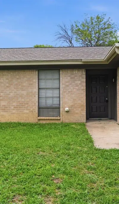 5725 Macneill Drive, Haltom City TX 76148 - Photo 4