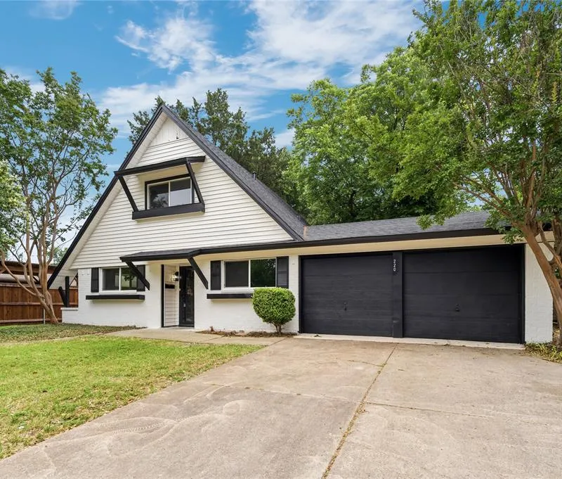 220 Robert Street, Burleson TX 76028