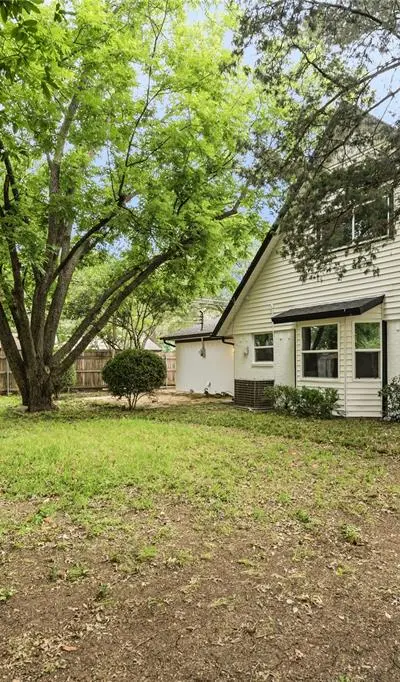 220 Robert Street, Burleson TX 76028 - Photo 5