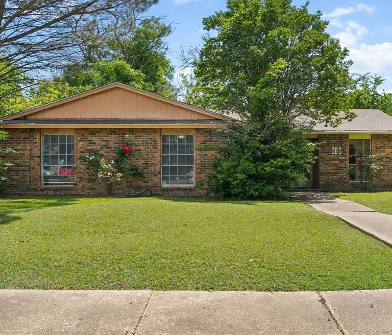 818 Quebec Drive, Garland TX 75040