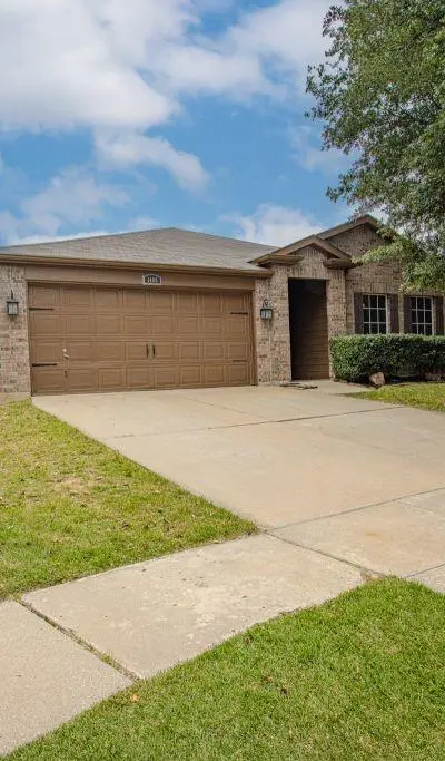 1400 Horseshoe Bend Court, Fort Worth TX 76131 - Photo 2