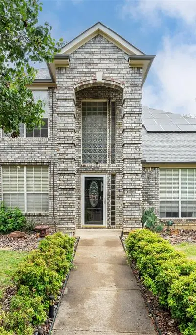 829 Woodridge Drive, Fort Worth TX 76120