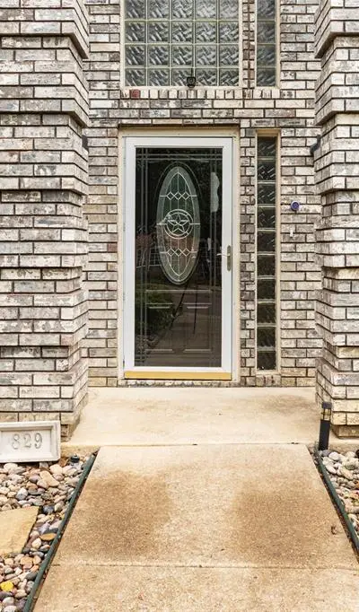 829 Woodridge Drive, Fort Worth TX 76120 - Photo 4