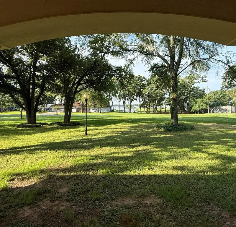 2811 N Shore Drive, Bonham TX 75418