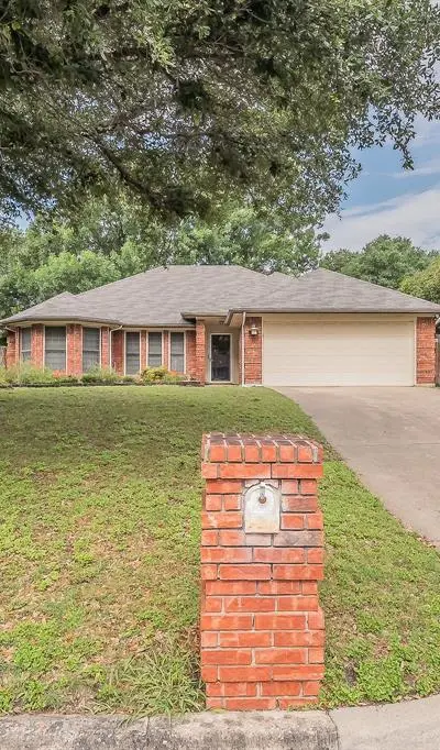 1228 Cozby Street W, Benbrook TX 76126