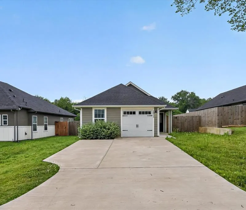 1032 Ray Drive, Denison TX 75020