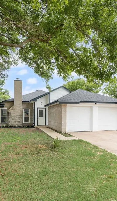 204 Hollywood Drive, Glenn Heights TX 75154 - Photo 2