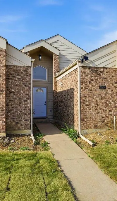4904 Courtside Drive, Irving TX 75038 - Photo 2