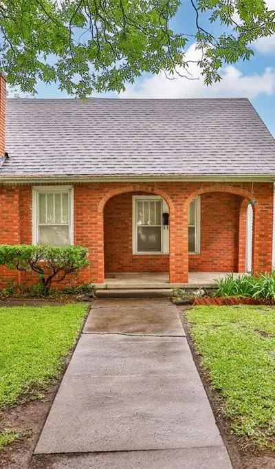 206 Ritchey Street, Gainesville TX 76240