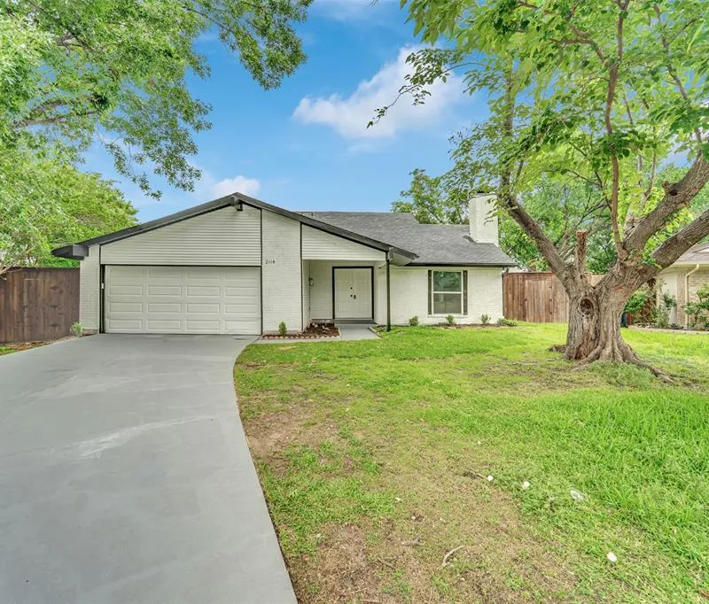 2114 Via Vista, Carrollton TX 75006