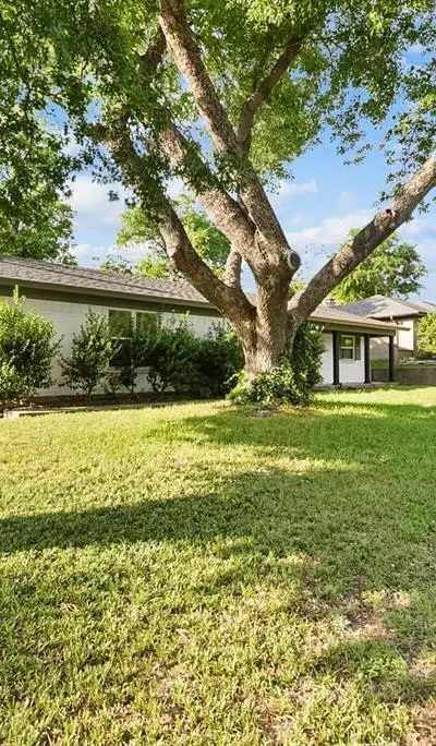 1425 Oakhill Drive, Plano TX 75075 - Photo 3