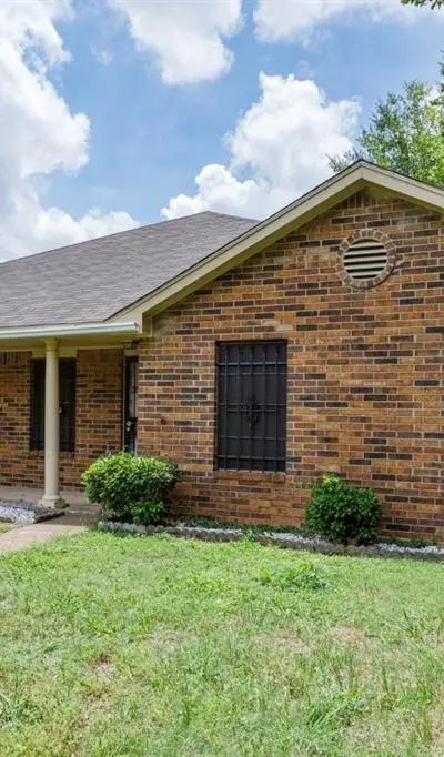 902 Wayne Avenue, Duncanville TX 75137 - Photo 3